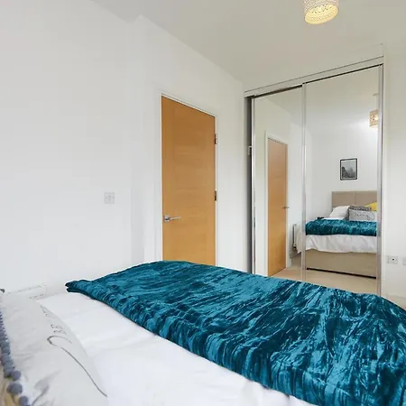 Derby City Base - 2 Bed Near Hospital, Driveway Parking, Garden Exterior photo