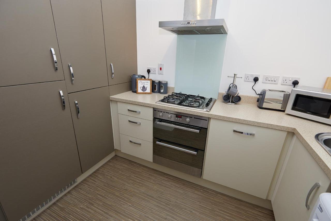 Base - 2 Bed Near Hospital, Driveway Parking, Garden *