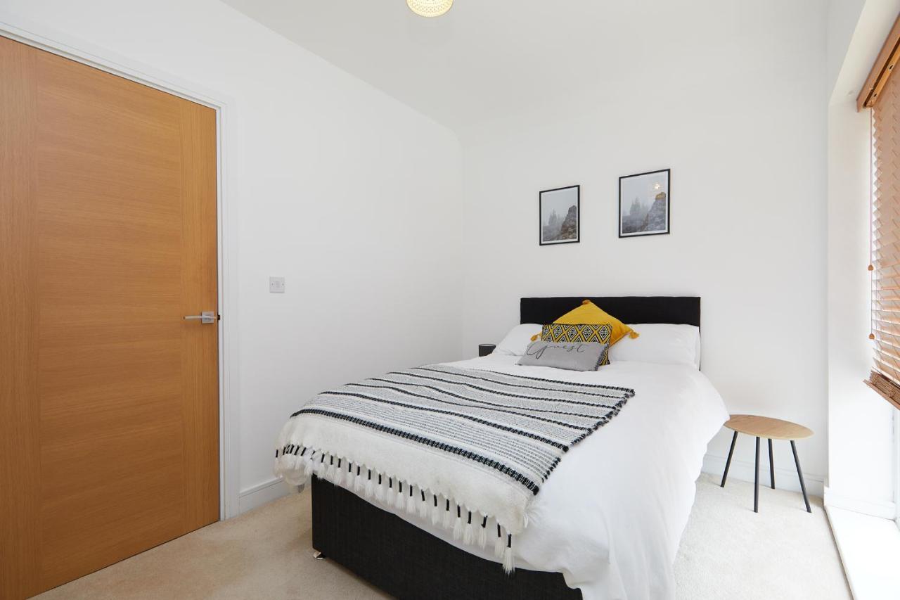 Base - 2 Bed Near Hospital, Driveway Parking, Garden * Derby