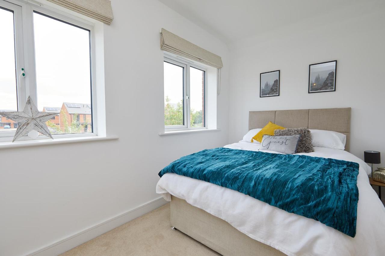 Holiday home Base - 2 Bed Near Hospital, Driveway Parking, Garden Derby