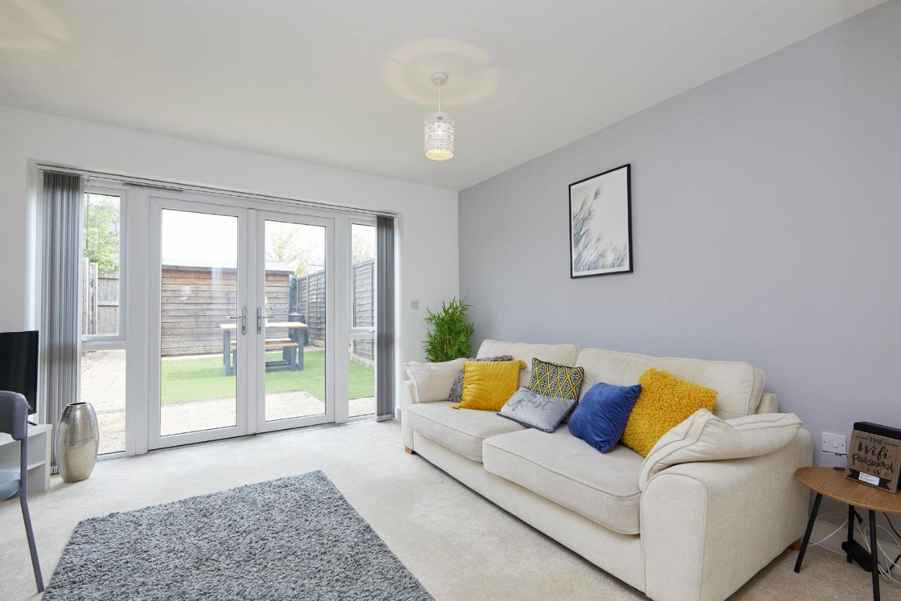 Base - 2 Bed Near Hospital, Driveway Parking, Garden Holiday home Derby