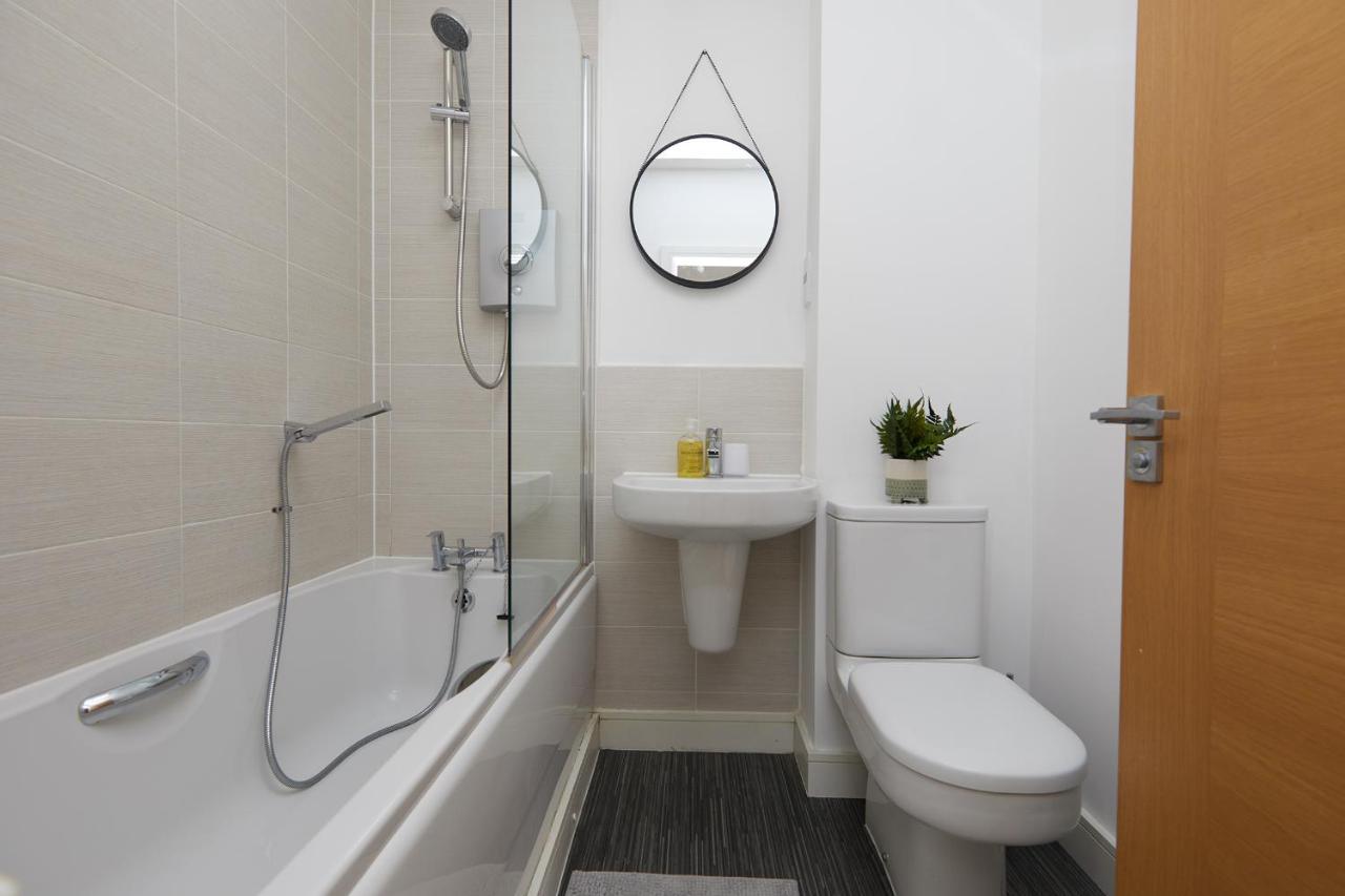 Base - 2 Bed Near Hospital, Driveway Parking, Garden